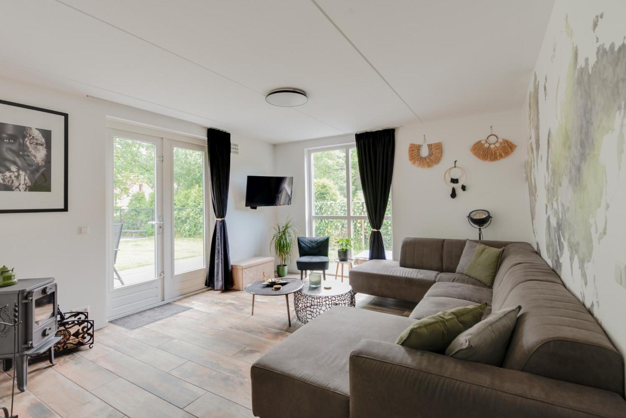 Het Huys Ewijk Mooi Luxe En Een Laadpaal Esterno foto