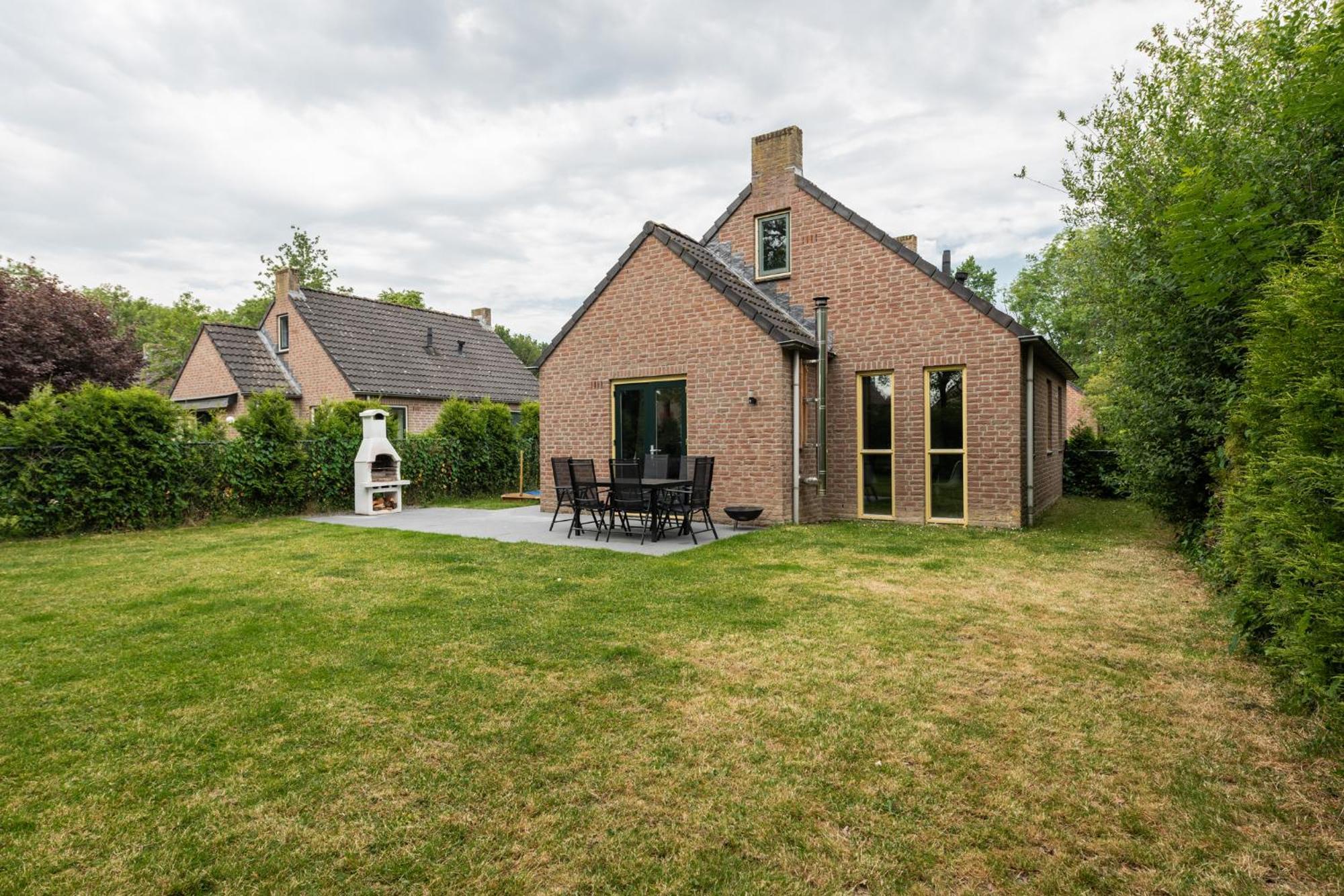 Het Huys Ewijk Mooi Luxe En Een Laadpaal Esterno foto