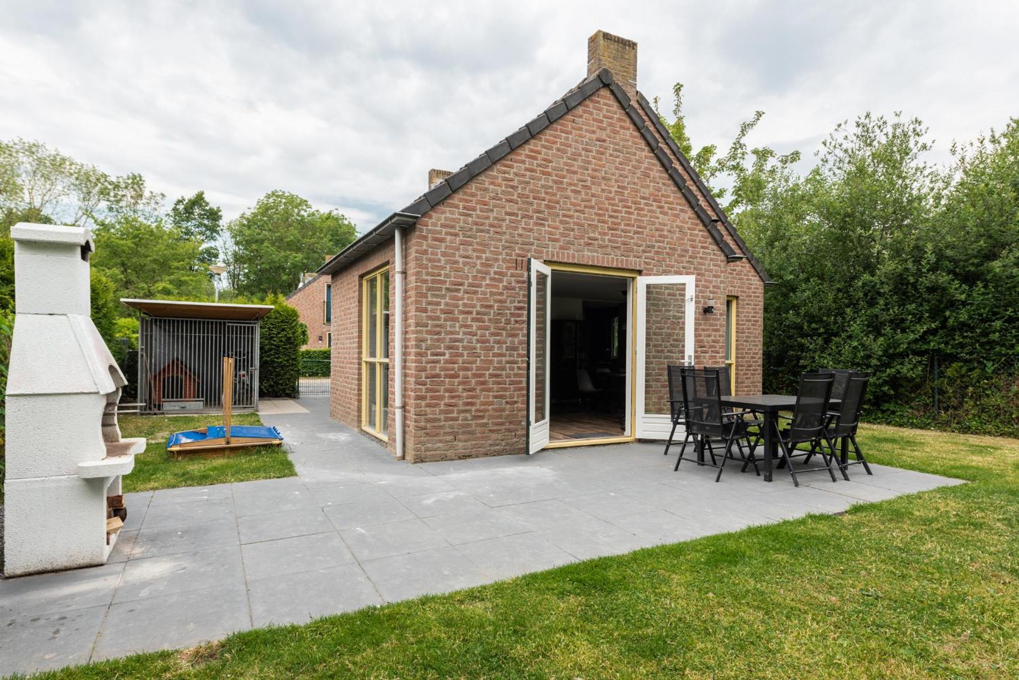 Het Huys Ewijk Mooi Luxe En Een Laadpaal Esterno foto