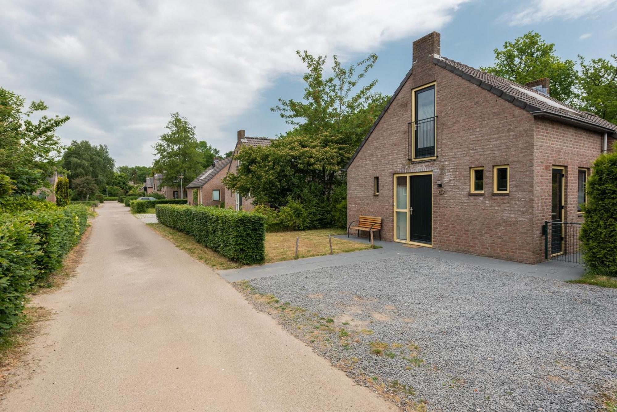 Het Huys Ewijk Mooi Luxe En Een Laadpaal Esterno foto