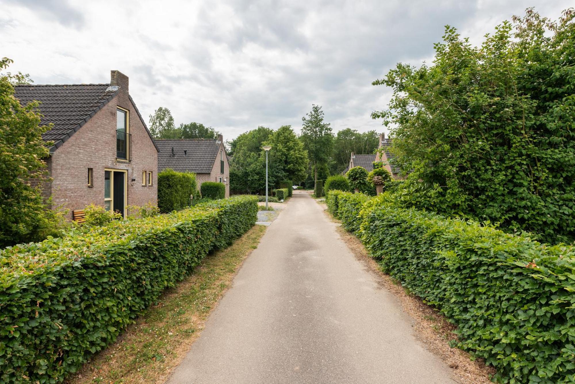 Het Huys Ewijk Mooi Luxe En Een Laadpaal Esterno foto