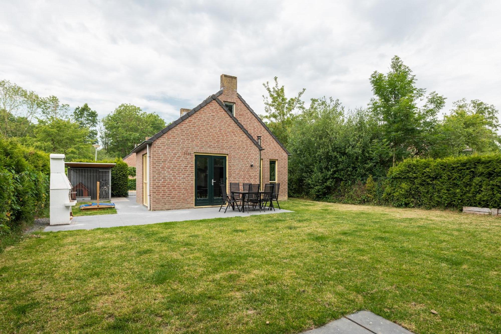 Het Huys Ewijk Mooi Luxe En Een Laadpaal Esterno foto
